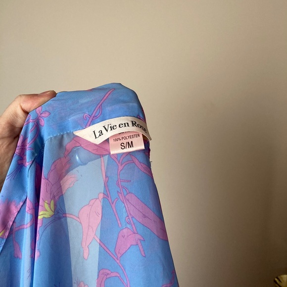 Sold 💘 floral kimono robe 💘 - Picture 7 of 7